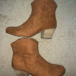 Pre-owned. Torrid Western booties